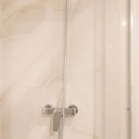 Saldanha Spacious With Ac Terrace And Garage 公寓