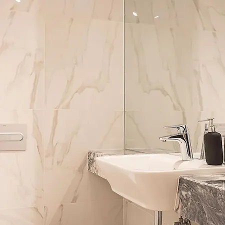 公寓 Saldanha Spacious With Ac Terrace And Garage