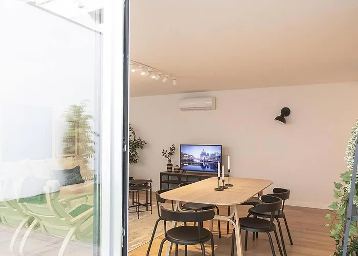 Lägenhet Saldanha Spacious With Ac Terrace And Garage