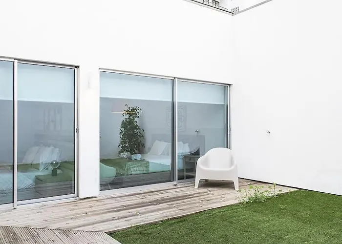 Apartmán Saldanha Spacious With Ac Terrace And Garage *