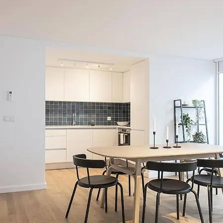 Saldanha Spacious With Ac Terrace And Garage Appartamento Lisbona